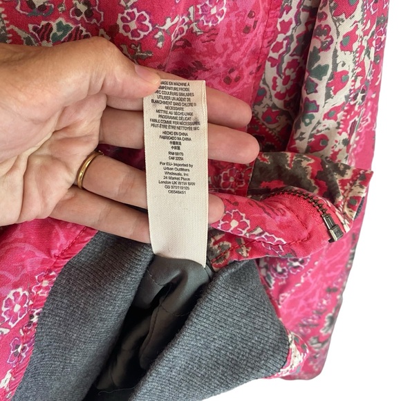 Free People Daytrip Pink and Gray Paisley Bomber Jacket Size XS Oversized - Picture 9 of 9